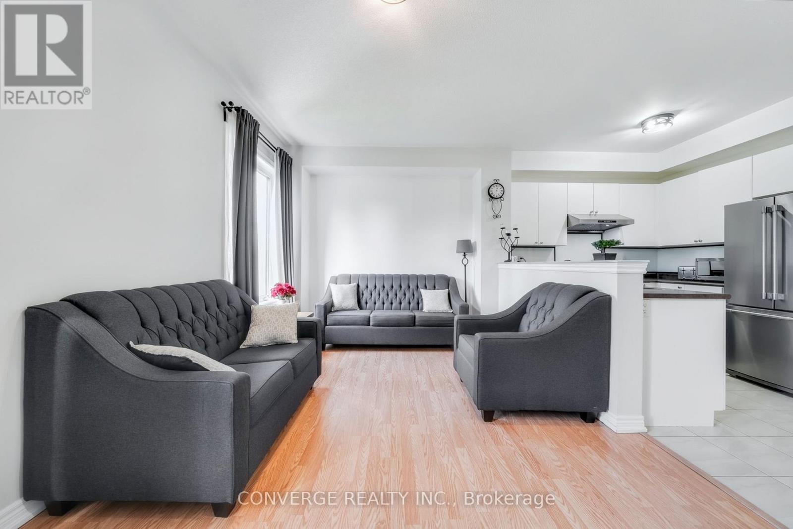 72 Greenwood Drive, Essa, Ontario  L0M 1B5 - Photo 10 - N12394835