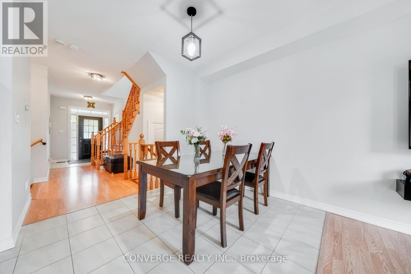 72 Greenwood Drive, Essa, Ontario  L0M 1B5 - Photo 11 - N12394835