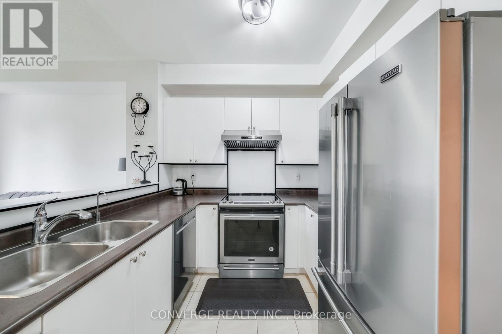 72 Greenwood Drive, Essa, Ontario  L0M 1B5 - Photo 14 - N12394835