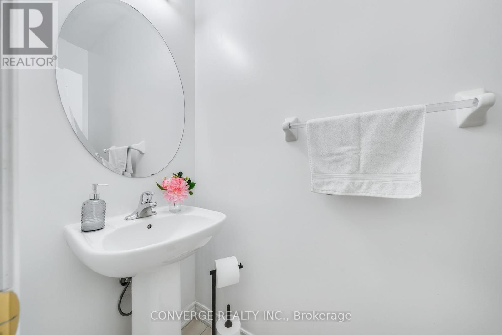 72 Greenwood Drive, Essa, Ontario  L0M 1B5 - Photo 15 - N12394835