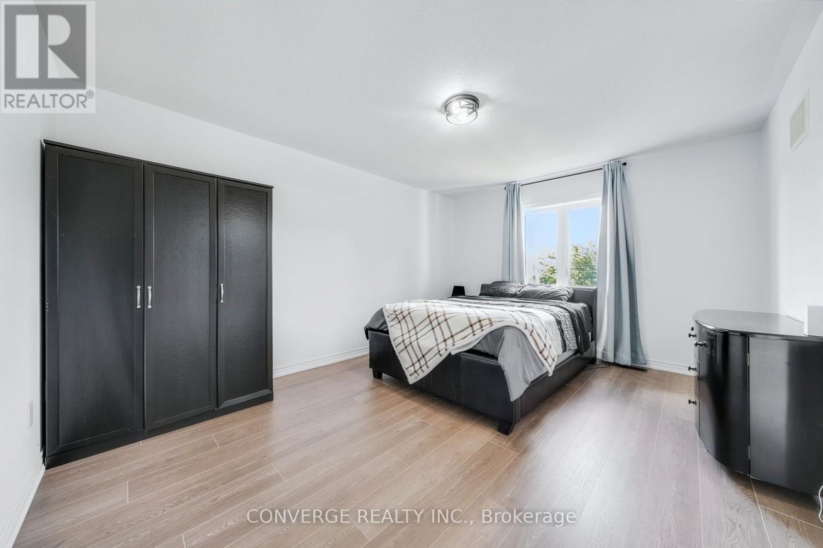 72 Greenwood Drive, Essa, Ontario  L0M 1B5 - Photo 19 - N12394835