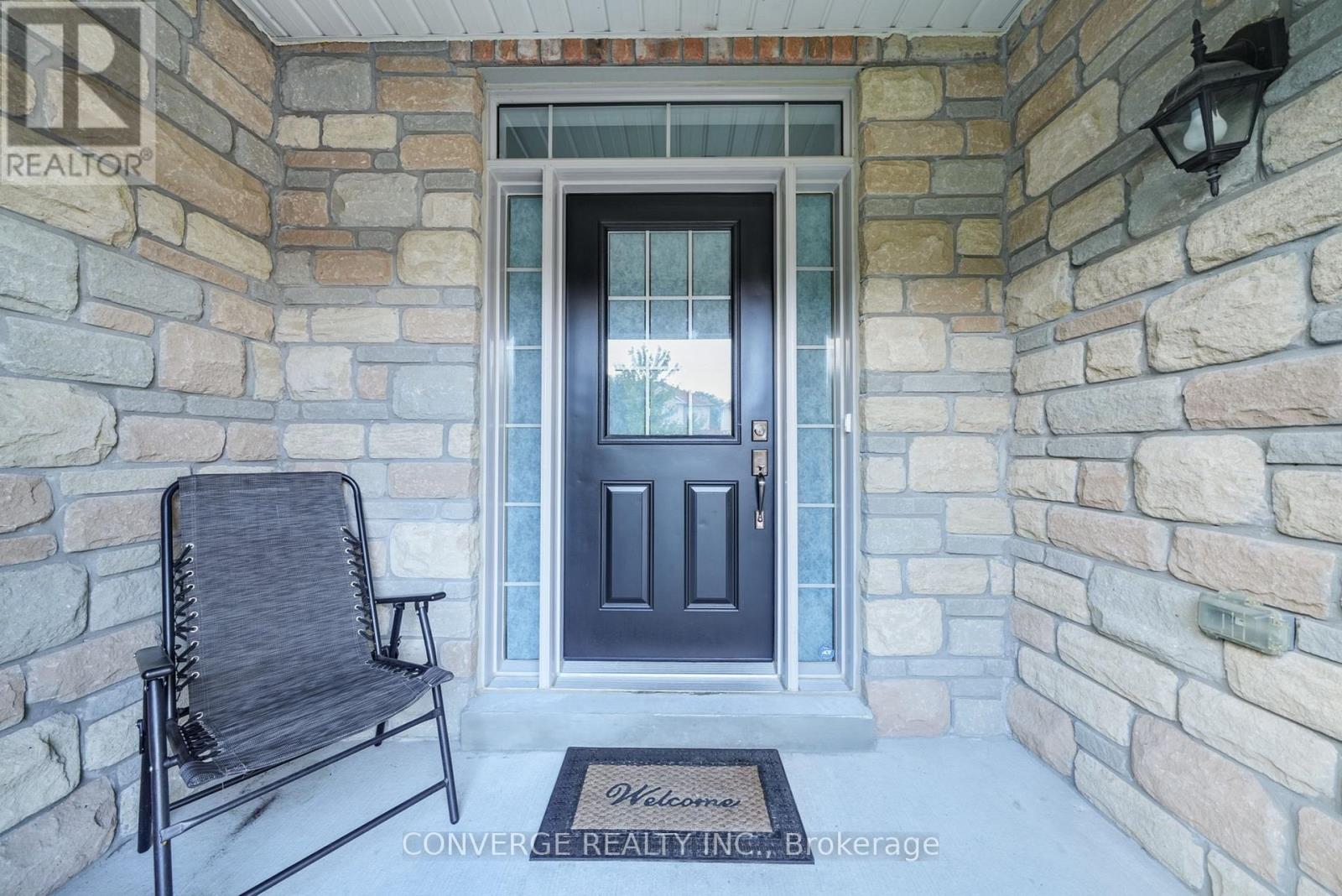72 Greenwood Drive, Essa, Ontario  L0M 1B5 - Photo 4 - N12394835