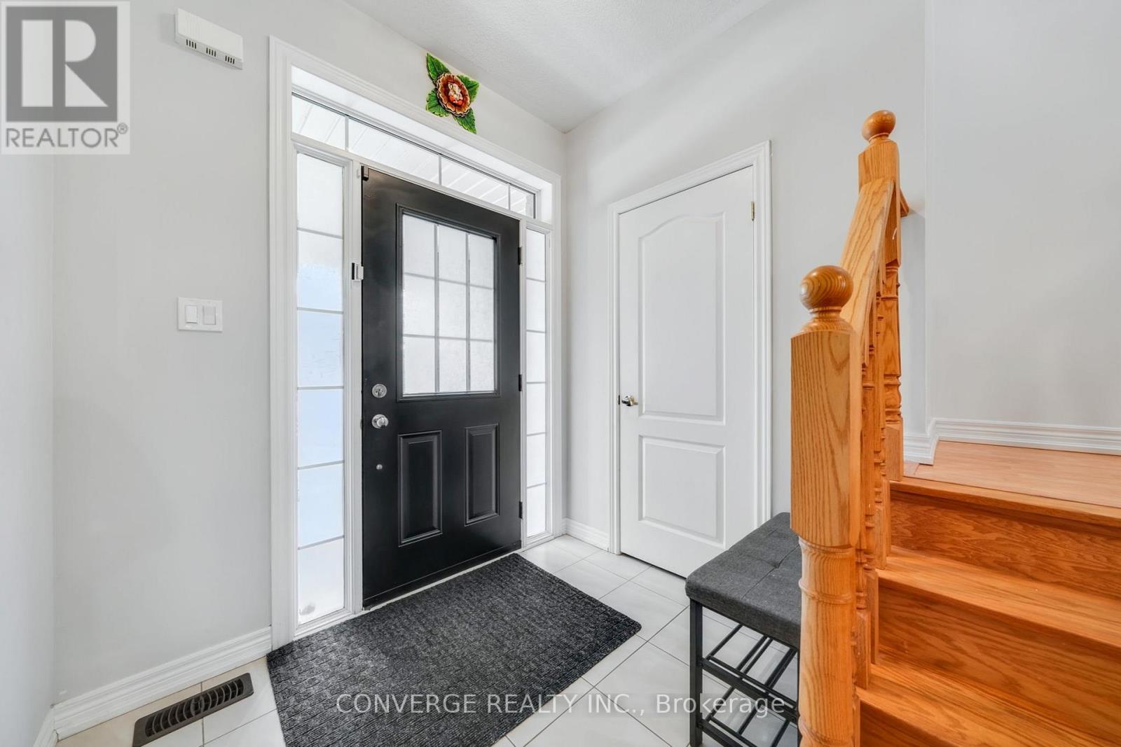 72 Greenwood Drive, Essa, Ontario  L0M 1B5 - Photo 5 - N12394835