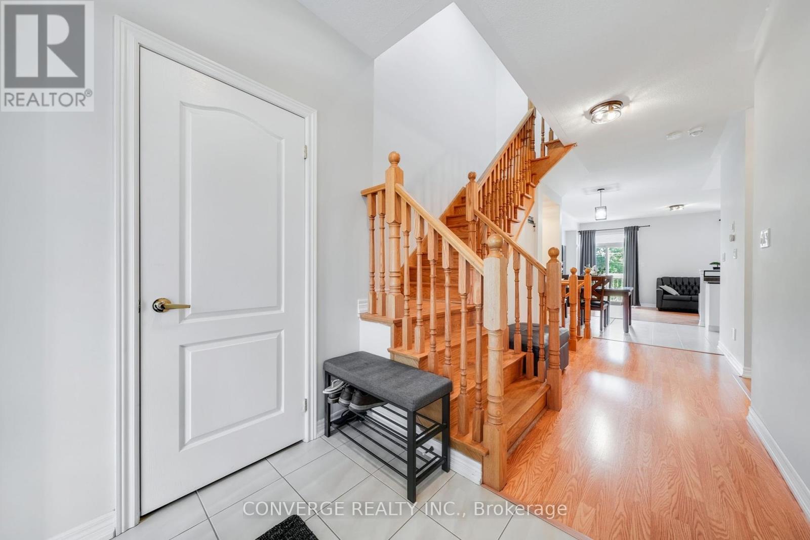 72 Greenwood Drive, Essa, Ontario  L0M 1B5 - Photo 6 - N12394835