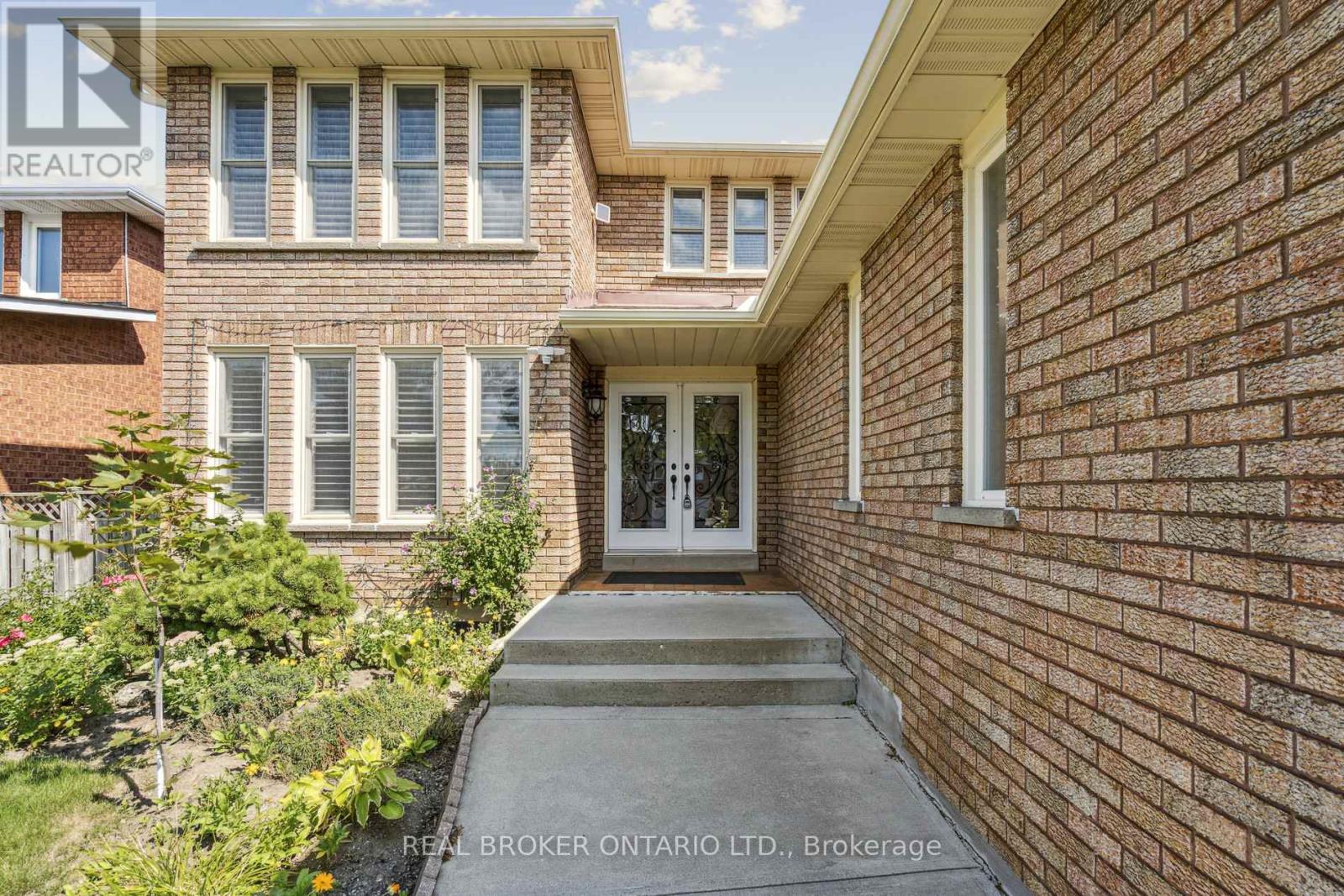Property at 435 ABERDEEN AVENUE image 3