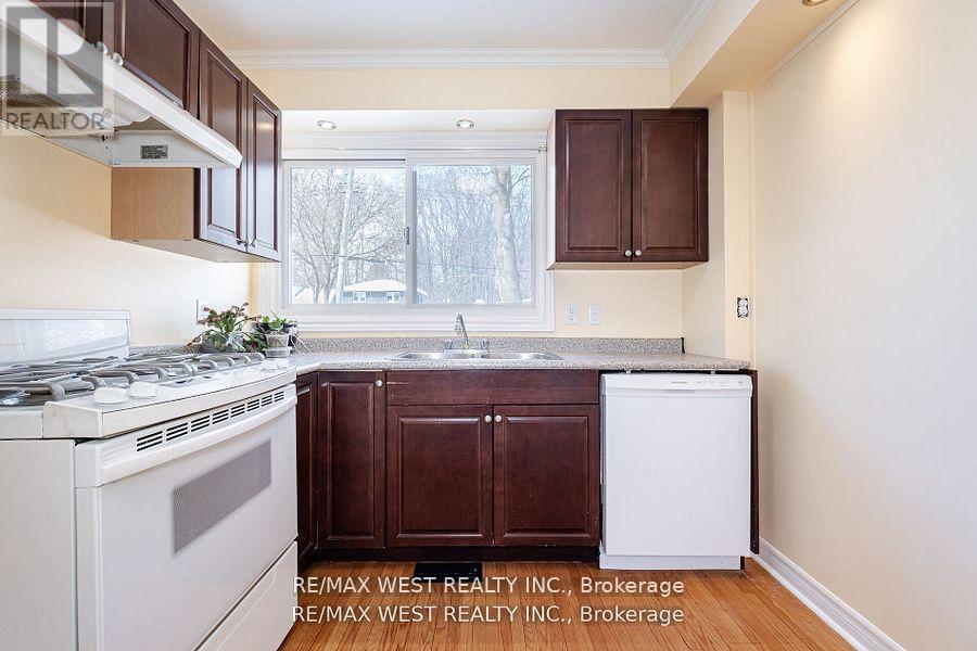 105 Shirley Avenue, Barrie (Sunnidale), Ontario  L4N 1N3 - Photo 23 - S12394834