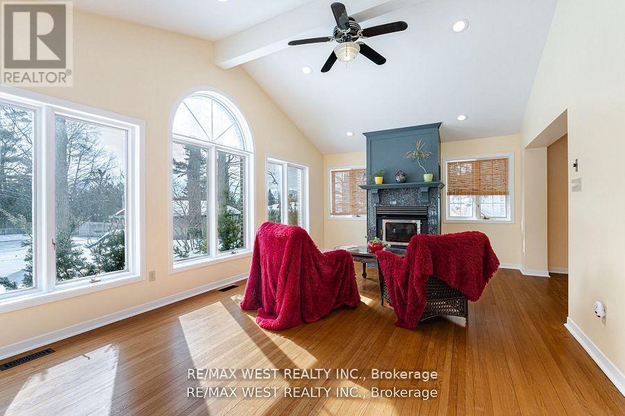 105 Shirley Avenue, Barrie (Sunnidale), Ontario  L4N 1N3 - Photo 6 - S12394834