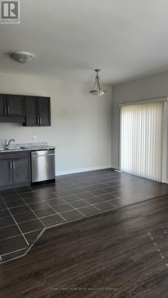 4 Sycamore Street, Welland, Ontario  L3C 0H8 - Photo 14 - X12387015