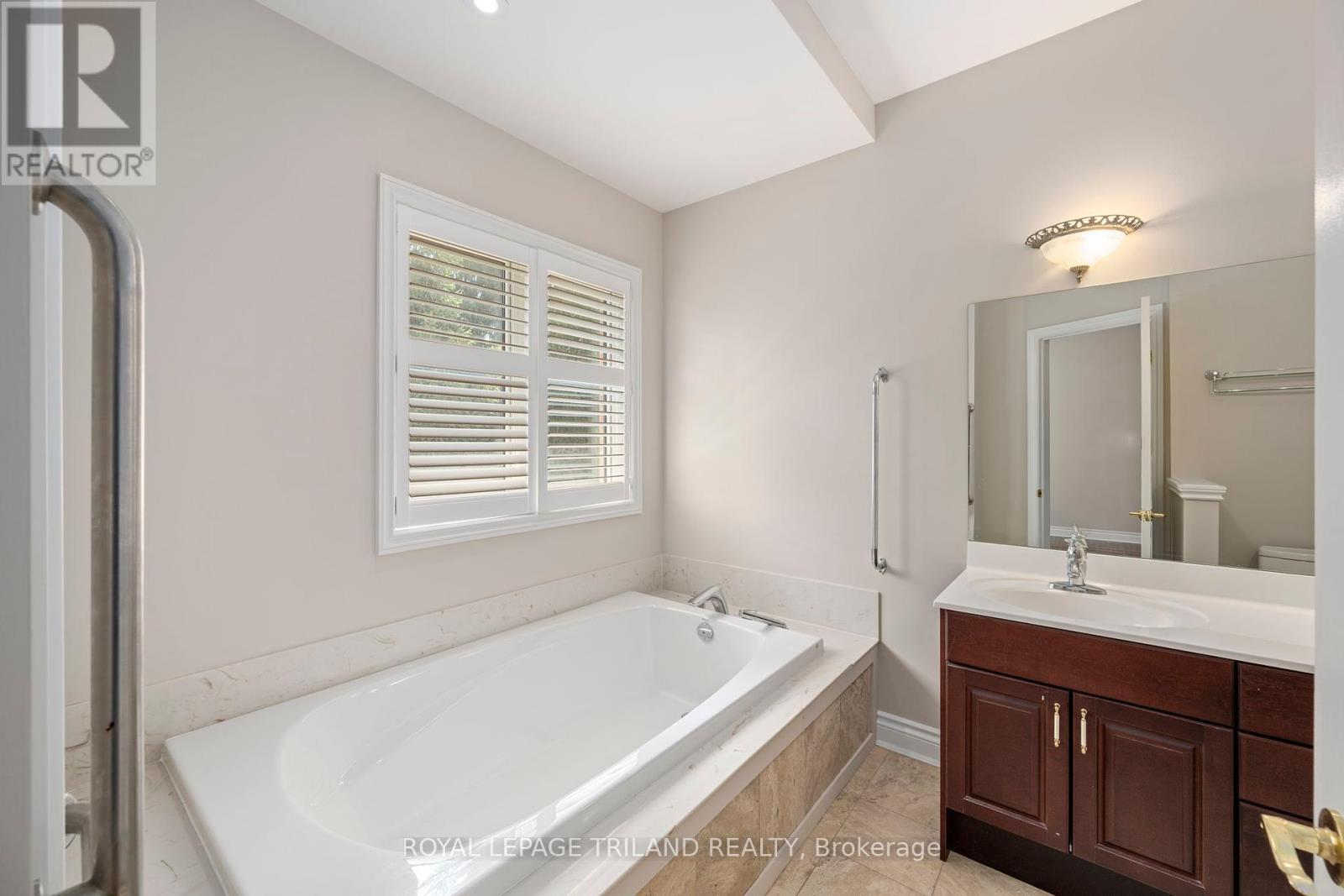 1 - 537 Crestwood Drive, London South, Ontario  N6K 1Y1 - Photo 15 - X12339602