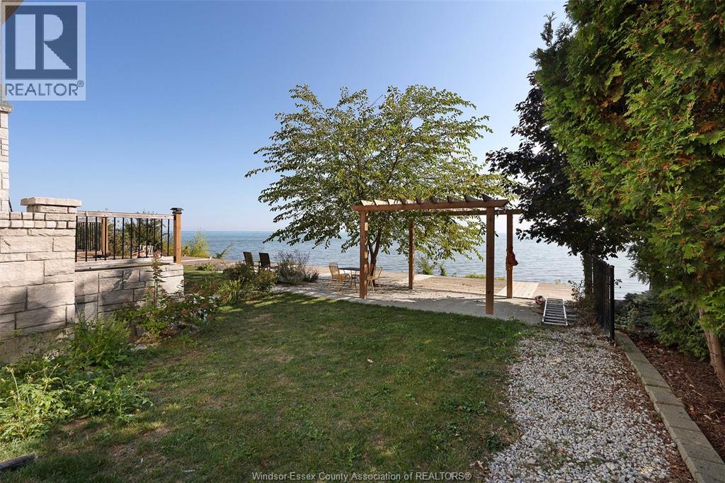 300 Shoreview Circle, Windsor, Ontario  N8P 1M7 - Photo 33 - 25023018