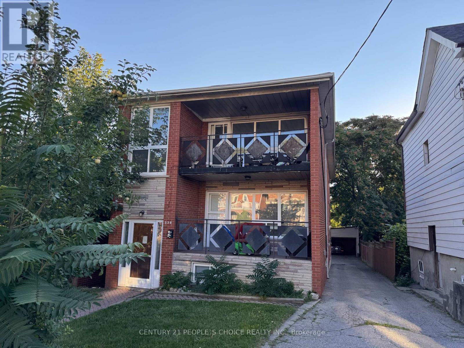 538 Caledonia Road, Toronto, Ontario  M6E 4V4 - Photo 2 - W12394806