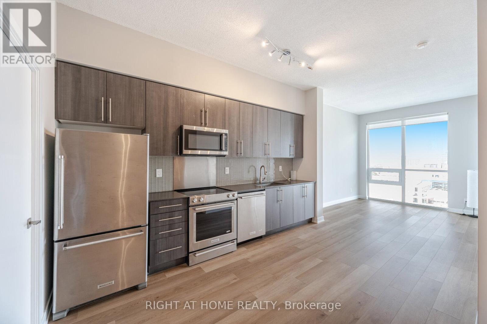 715 - 4011 Brickstone Mews, Mississauga, Ontario  L5B 0G3 - Photo 11 - W12394812