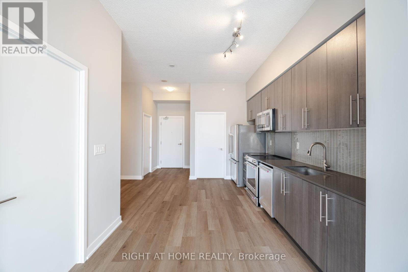 715 - 4011 Brickstone Mews, Mississauga, Ontario  L5B 0G3 - Photo 14 - W12394812