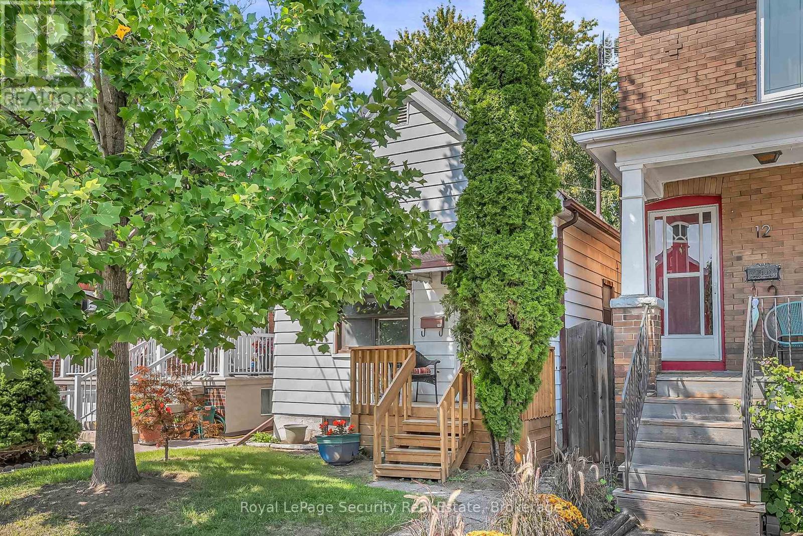 14 MORLAND ROAD, Toronto, Ontario