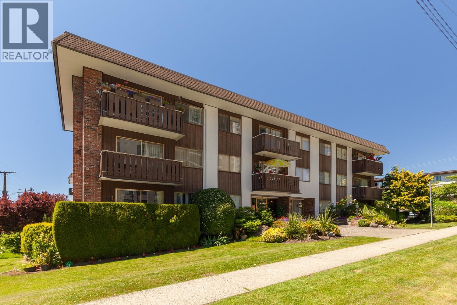 116 1345 CHESTERFIELD AVENUE, North Vancouver, British Columbia