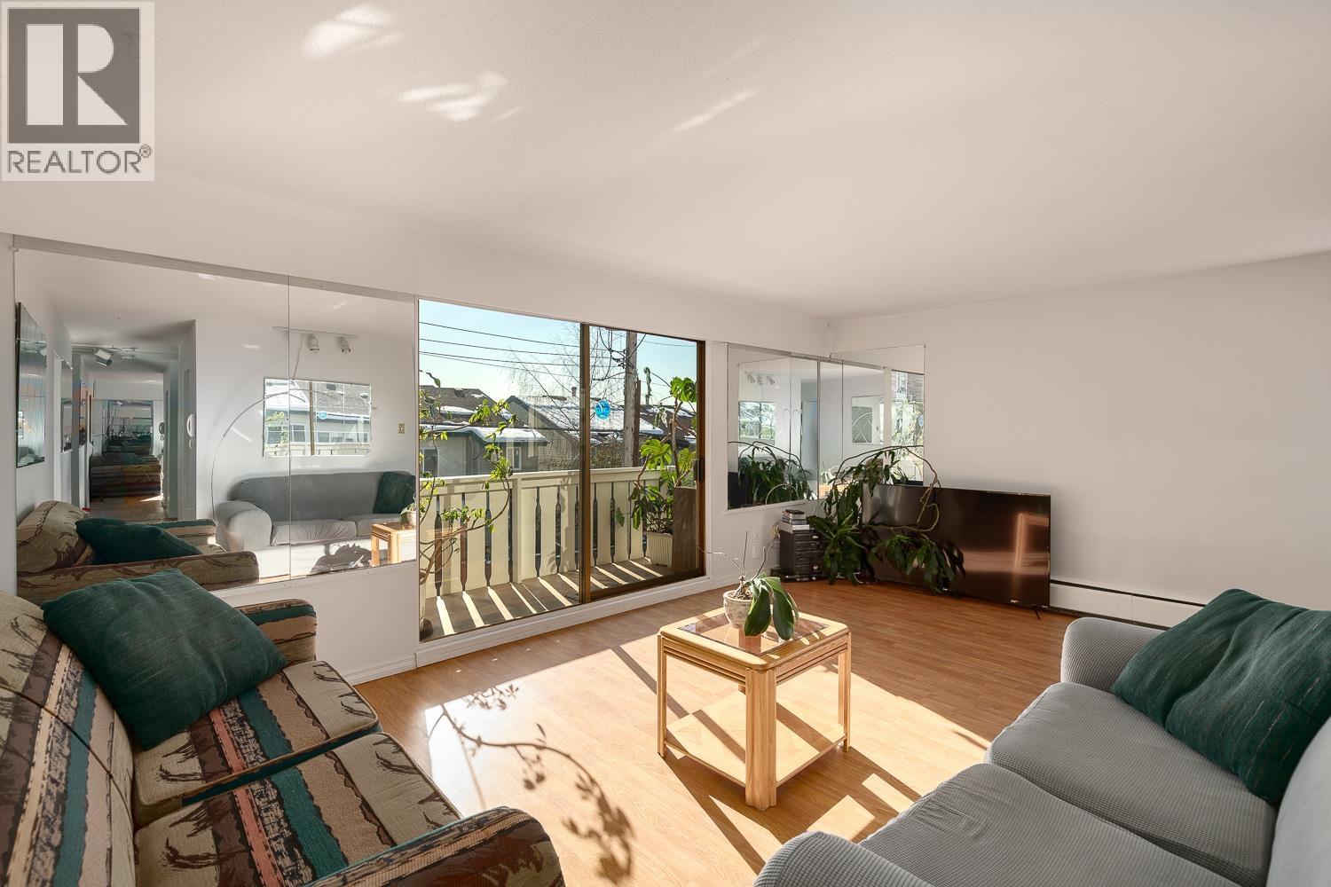 116 1345 Chesterfield Avenue, North Vancouver, British Columbia  V7M 2N1 - Photo 5 - R3045077