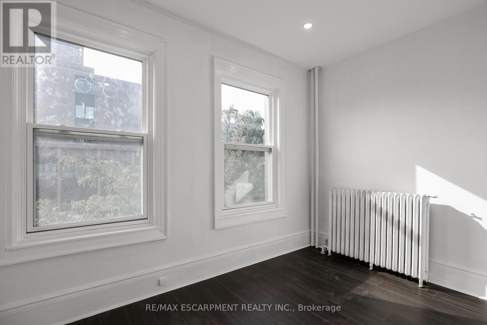 302 - 63 John Street S, Hamilton, Ontario  L8N 2B9 - Photo 10 - X12394794