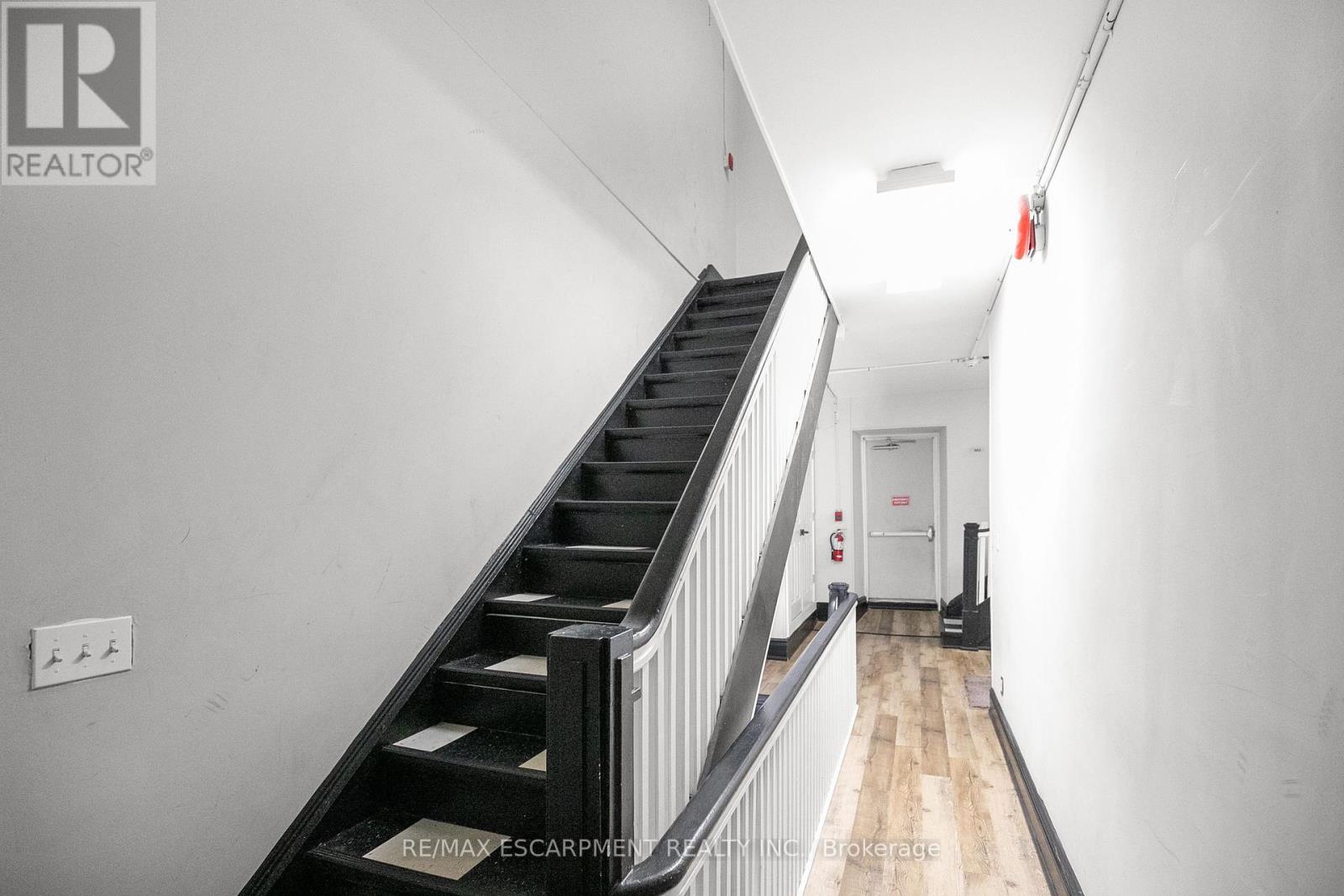 302 - 63 John Street S, Hamilton, Ontario  L8N 2B9 - Photo 5 - X12394794