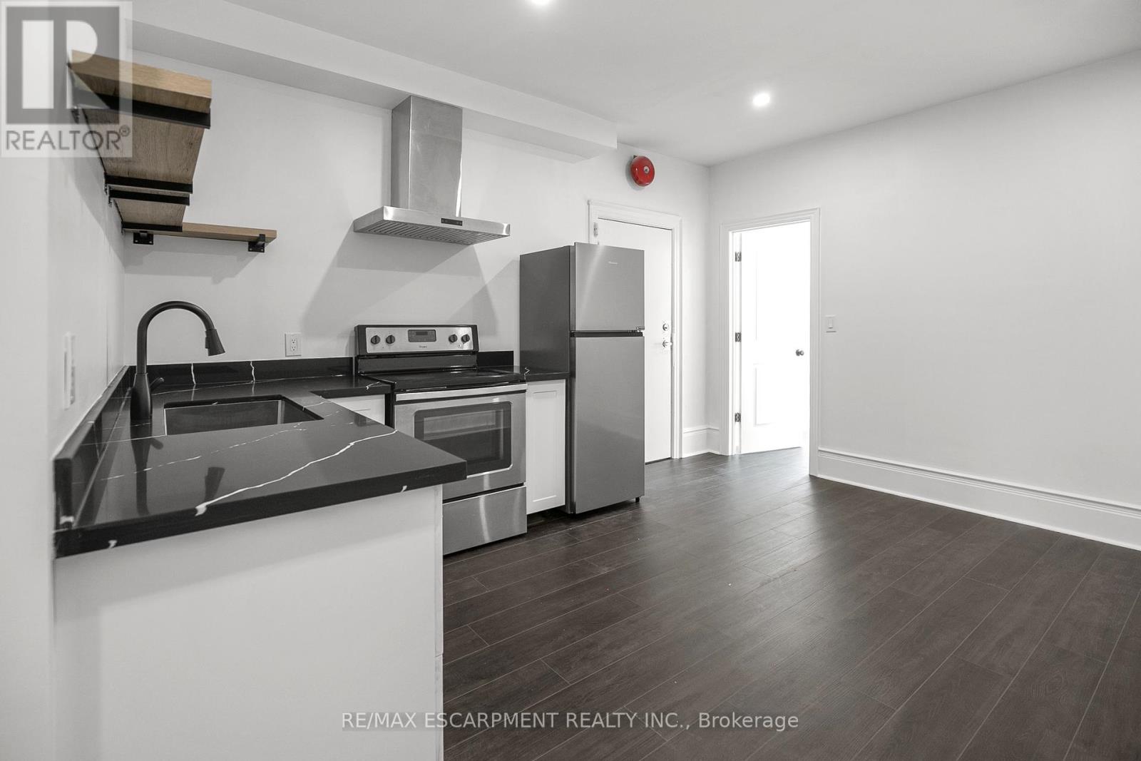 302 - 63 John Street S, Hamilton, Ontario  L8N 2B9 - Photo 9 - X12394794