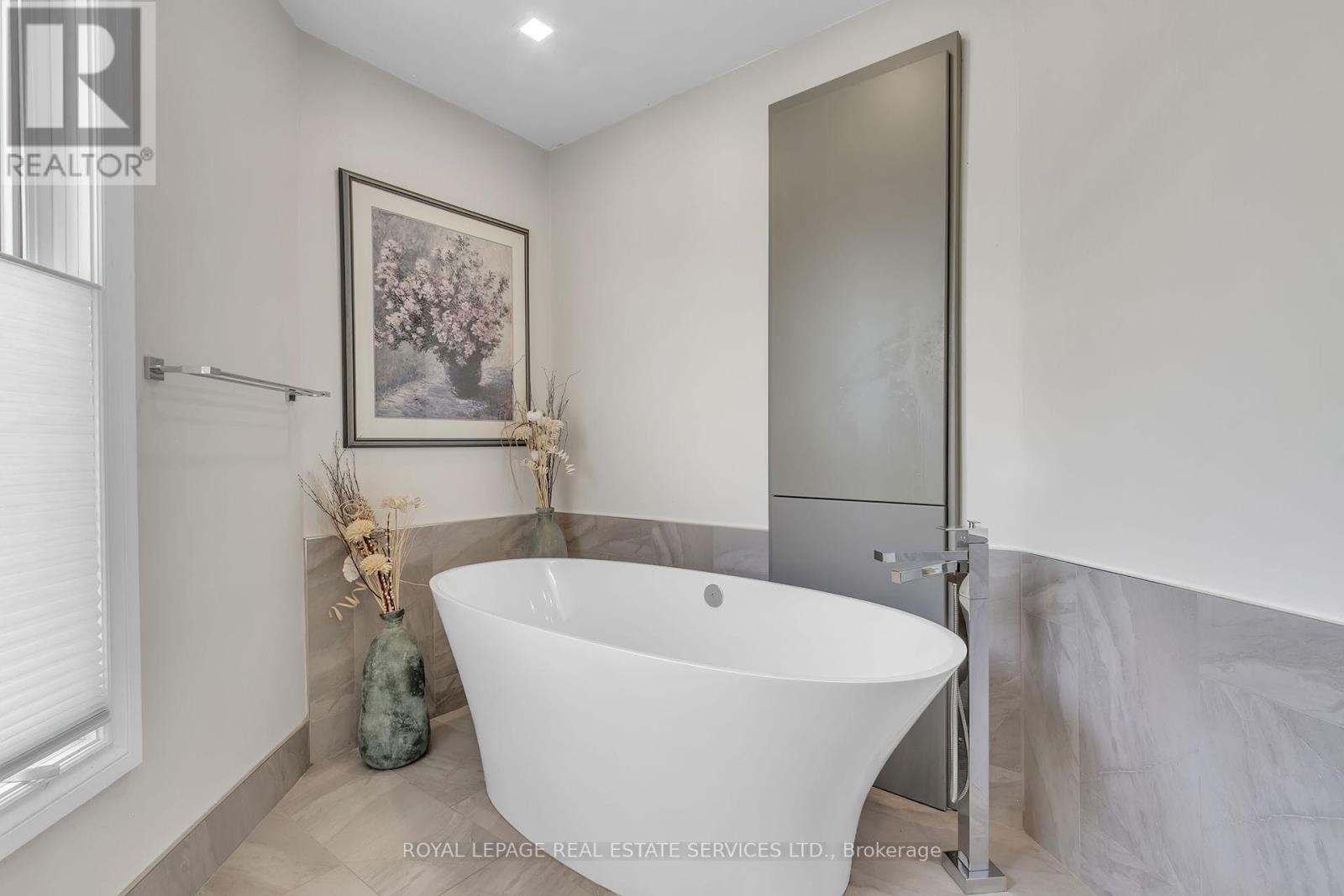 59 Elodia Court, Hamilton, Ontario  L9C 7R2 - Photo 23 - X12394836