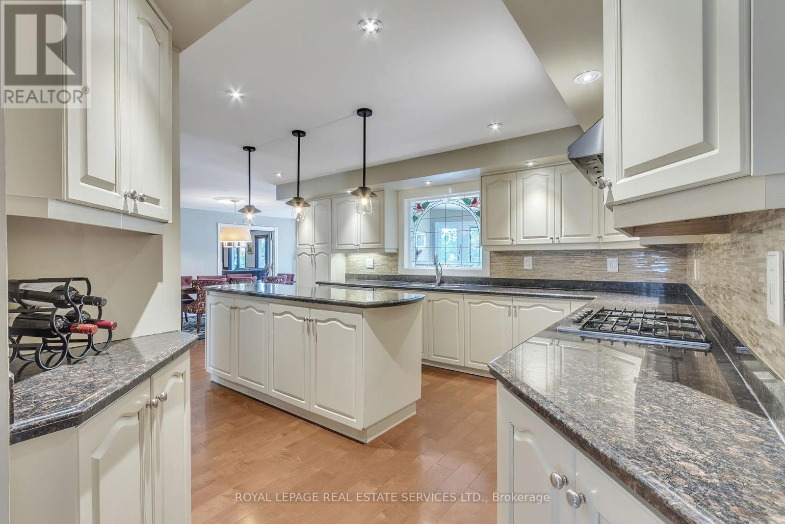 59 Elodia Court, Hamilton, Ontario  L9C 7R2 - Photo 8 - X12394836