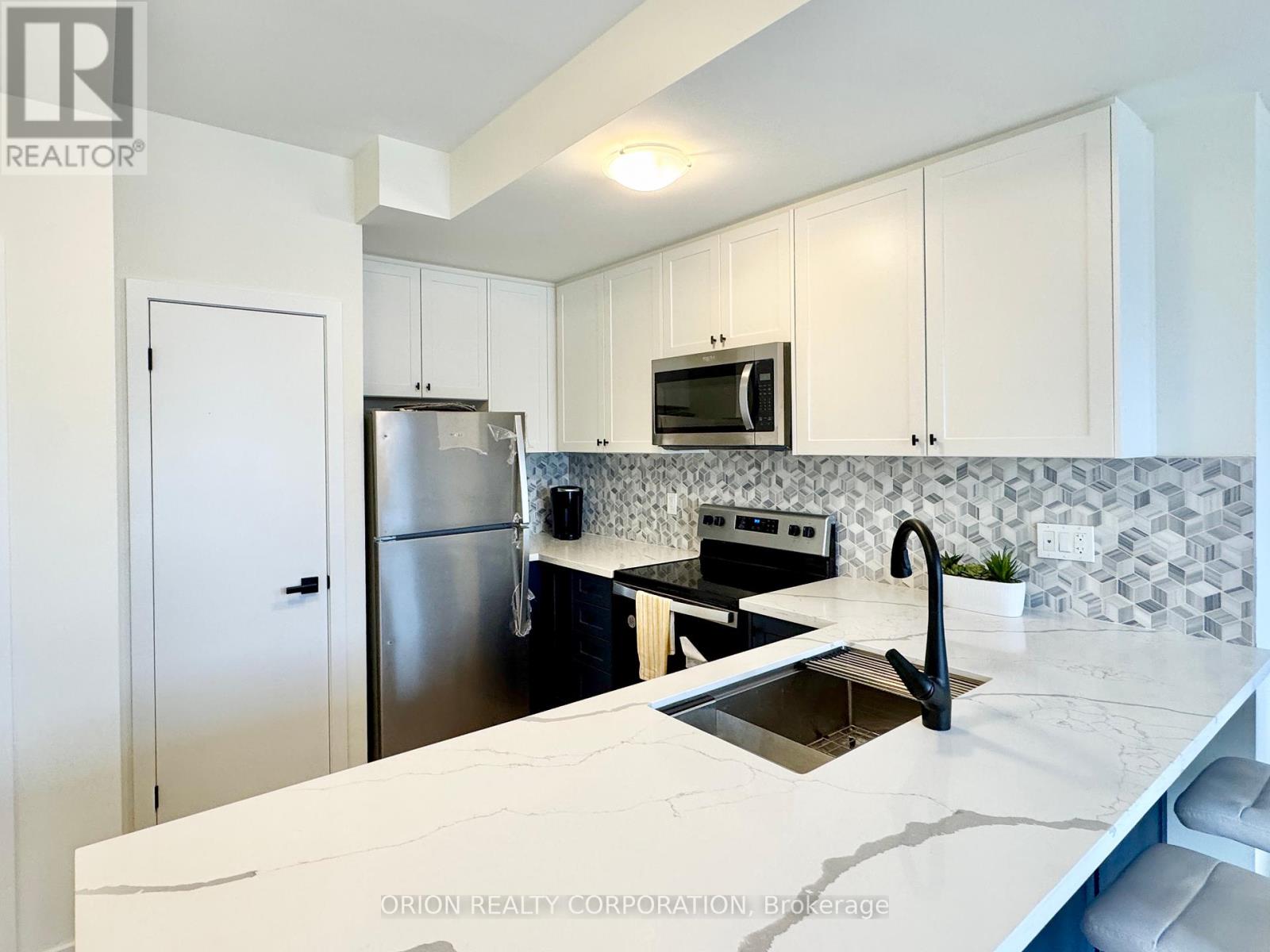 704 - 160 Densmore Road, Cobourg, Ontario  K9A 0X8 - Photo 3 - X12394866