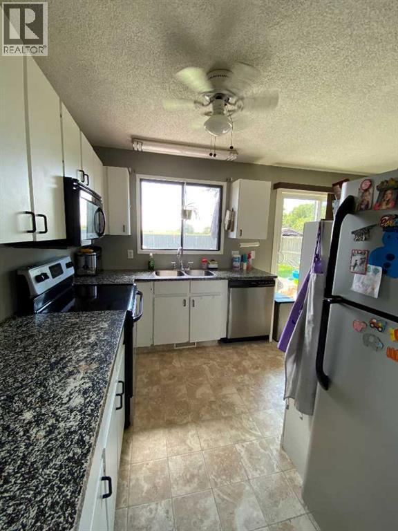 Property at 99 Wildrose Avenue W image 5