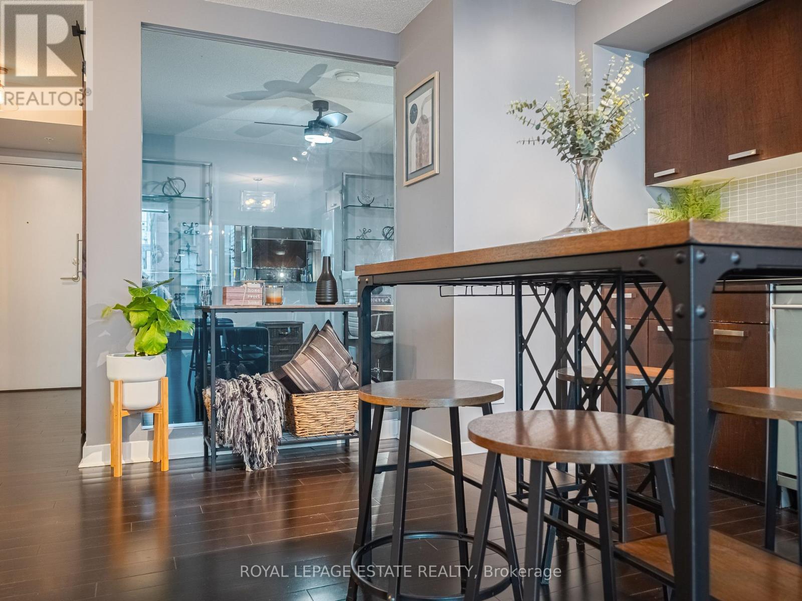 313 - 295 Adelaide Street W, Toronto (Waterfront Communities), Ontario  M5V 0L4 - Photo 19 - C12394957