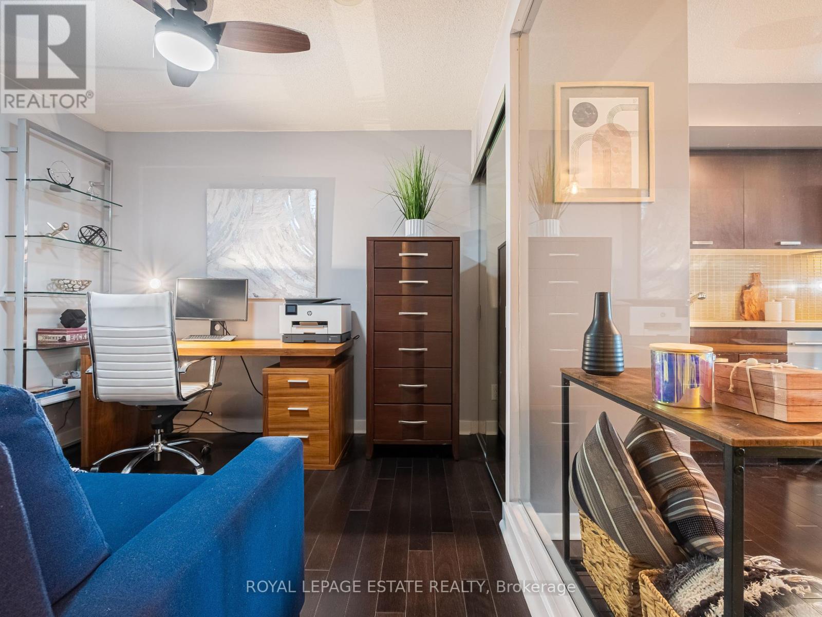 313 - 295 Adelaide Street W, Toronto (Waterfront Communities), Ontario  M5V 0L4 - Photo 21 - C12394957