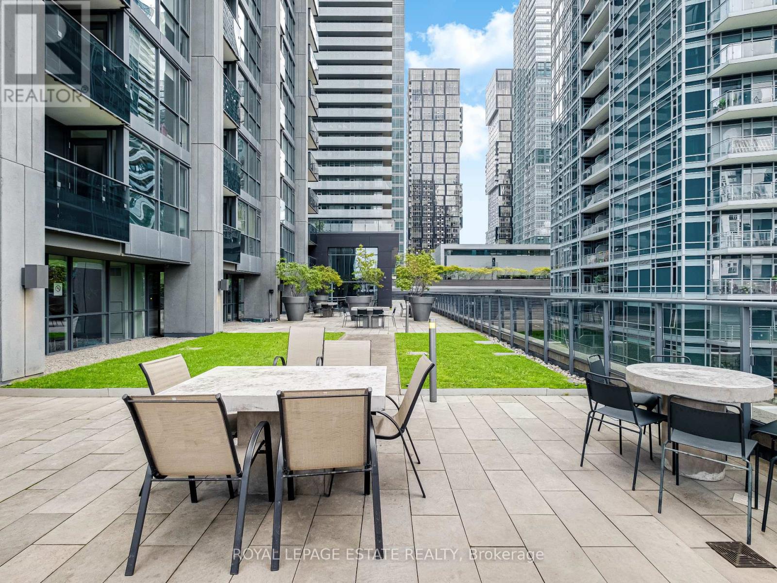 313 - 295 Adelaide Street W, Toronto (Waterfront Communities), Ontario  M5V 0L4 - Photo 36 - C12394957