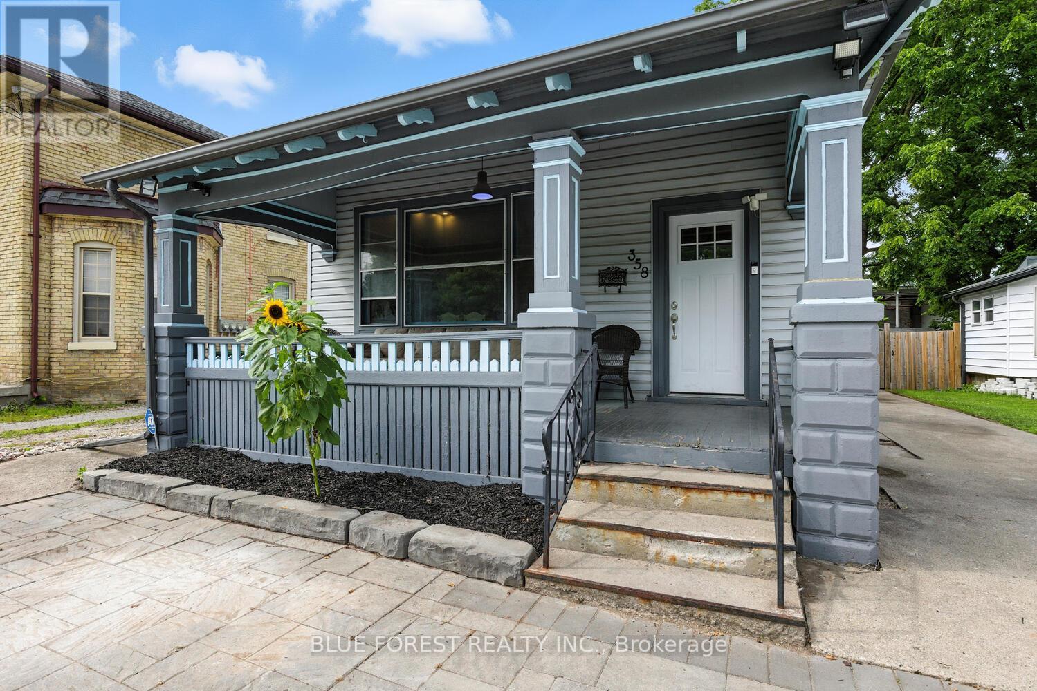 358 Simcoe Street, London East (East K), Ontario  N6B 1J7 - Photo 1 - X12395053