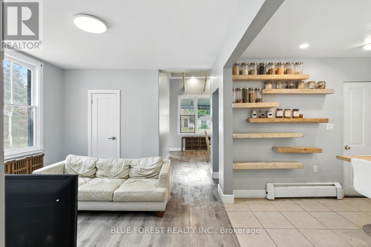 358 Simcoe Street, London East (East K), Ontario  N6B 1J7 - Photo 16 - X12395053