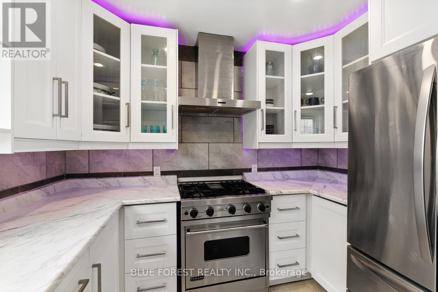 358 Simcoe Street, London East (East K), Ontario  N6B 1J7 - Photo 7 - X12395053