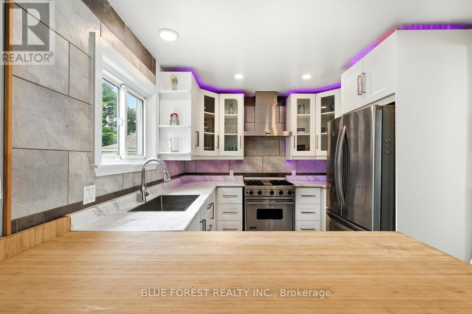 358 Simcoe Street, London East (East K), Ontario  N6B 1J7 - Photo 8 - X12395053