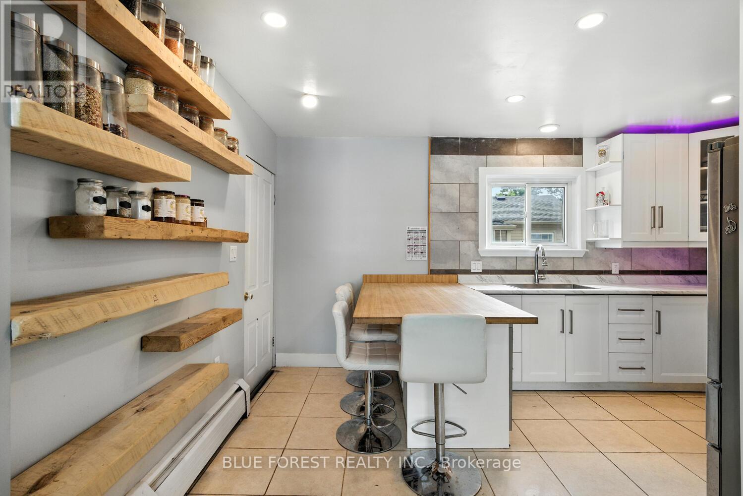358 Simcoe Street, London East (East K), Ontario  N6B 1J7 - Photo 9 - X12395053
