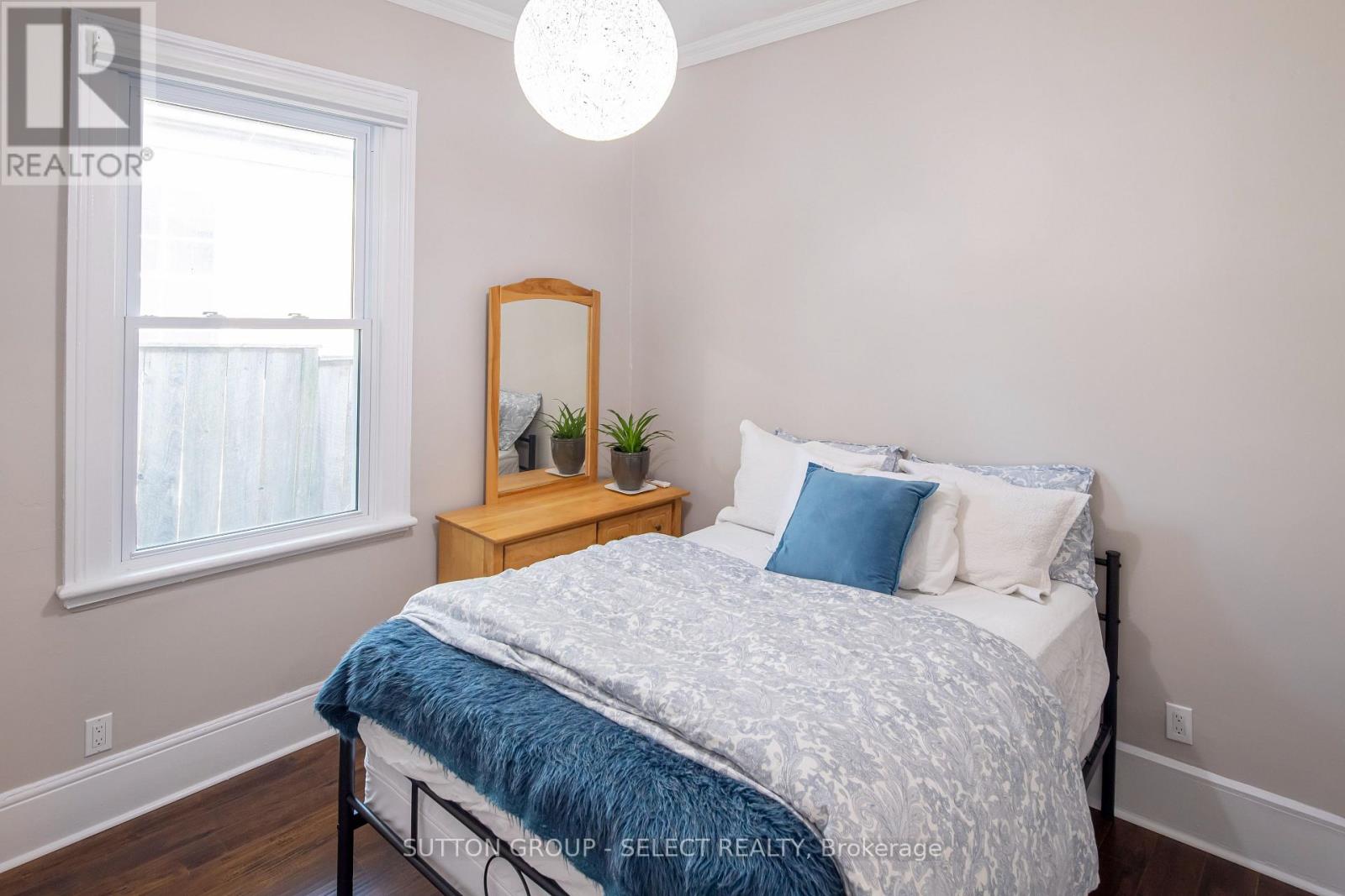 871 Colborne Street, London East, Ontario  N6A 4A1 - Photo 18 - X12395071