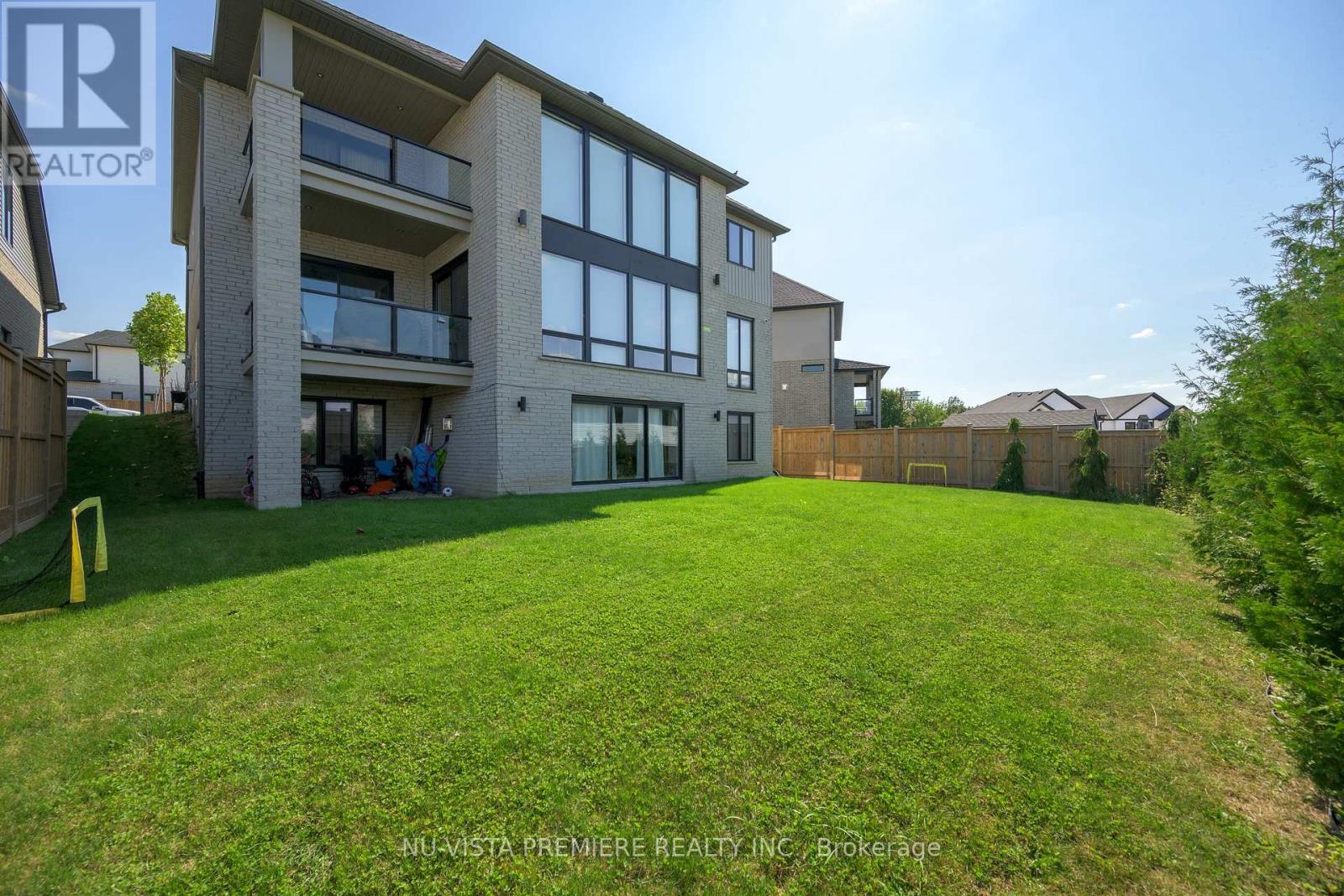 7501 Silver Creek Crescent, London South (South V), Ontario  N6P 0A1 - Photo 47 - X12395114