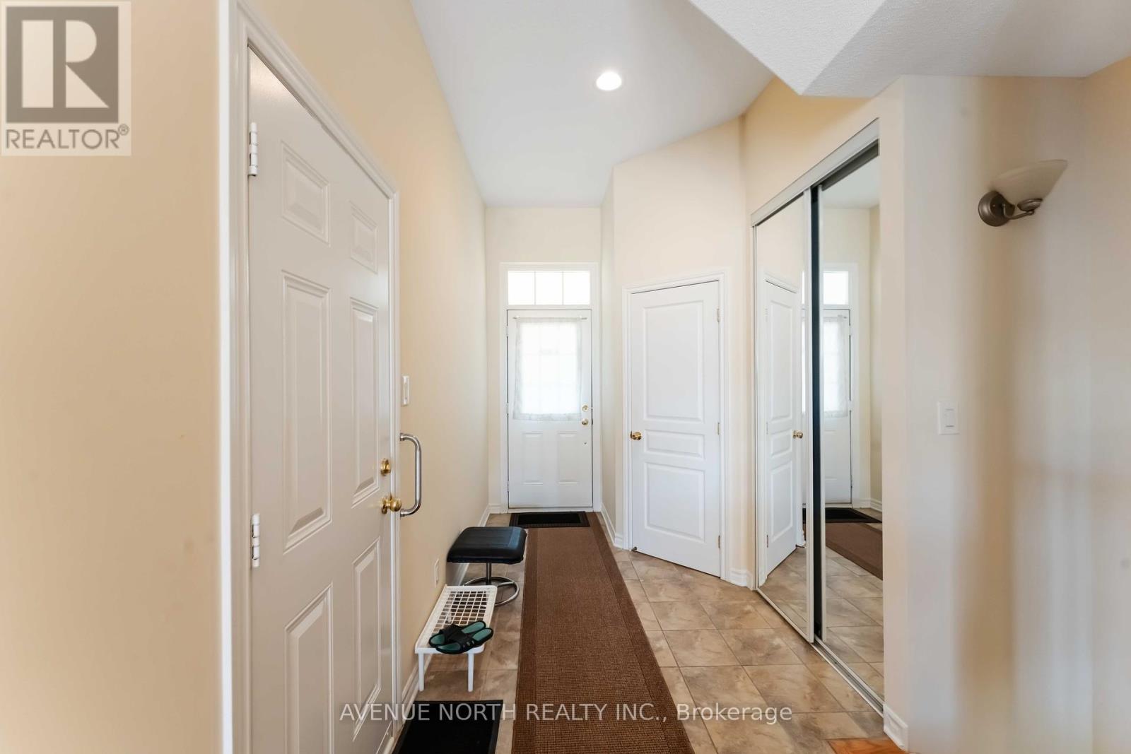 241 Waymark Crescent, Ottawa, Ontario  K2M 0A6 - Photo 3 - X12395014