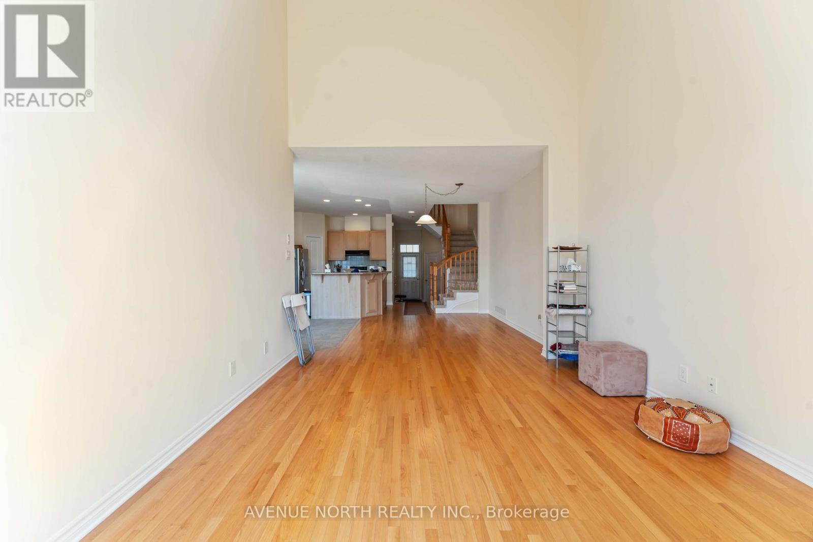 241 Waymark Crescent, Ottawa, Ontario  K2M 0A6 - Photo 4 - X12395014