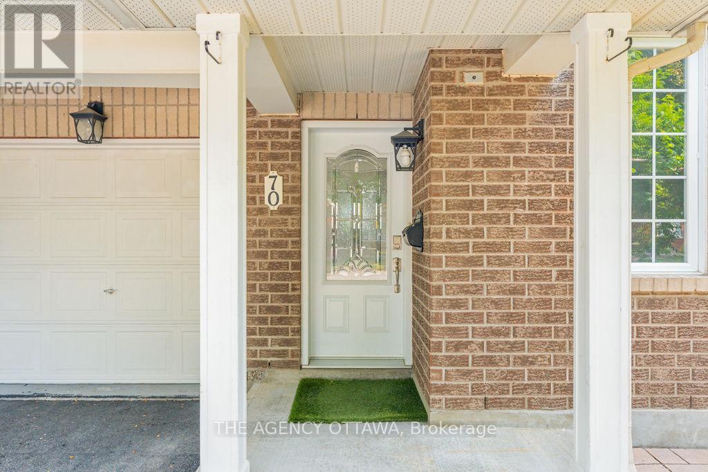 70 Appledale Drive, Ottawa, Ontario  K2J 4W6 - Photo 3 - X12395047