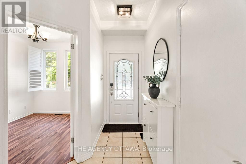 70 Appledale Drive, Ottawa, Ontario  K2J 4W6 - Photo 4 - X12395047