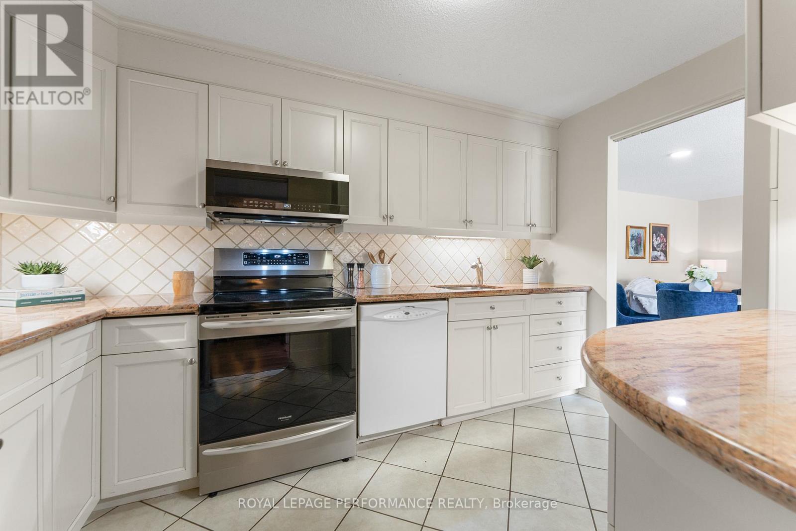 104 - 310 Crichton Street, Ottawa, Ontario  K1M 1W5 - Photo 12 - X12395057