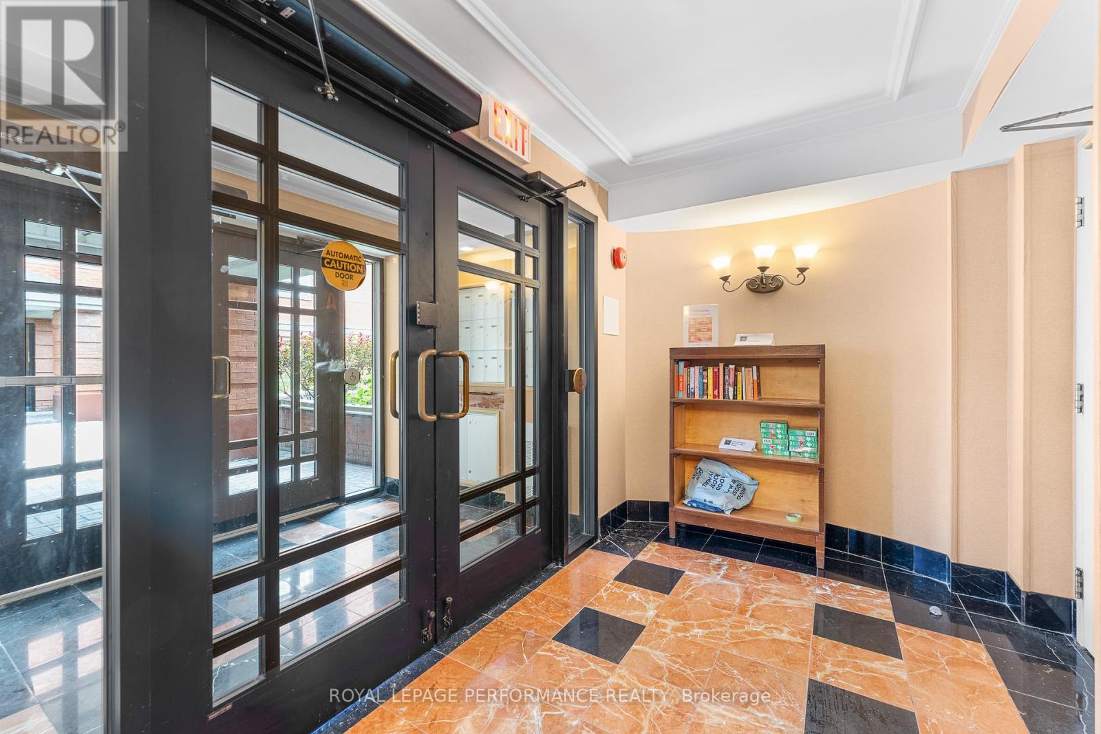 104 - 310 Crichton Street, Ottawa, Ontario  K1M 1W5 - Photo 3 - X12395057