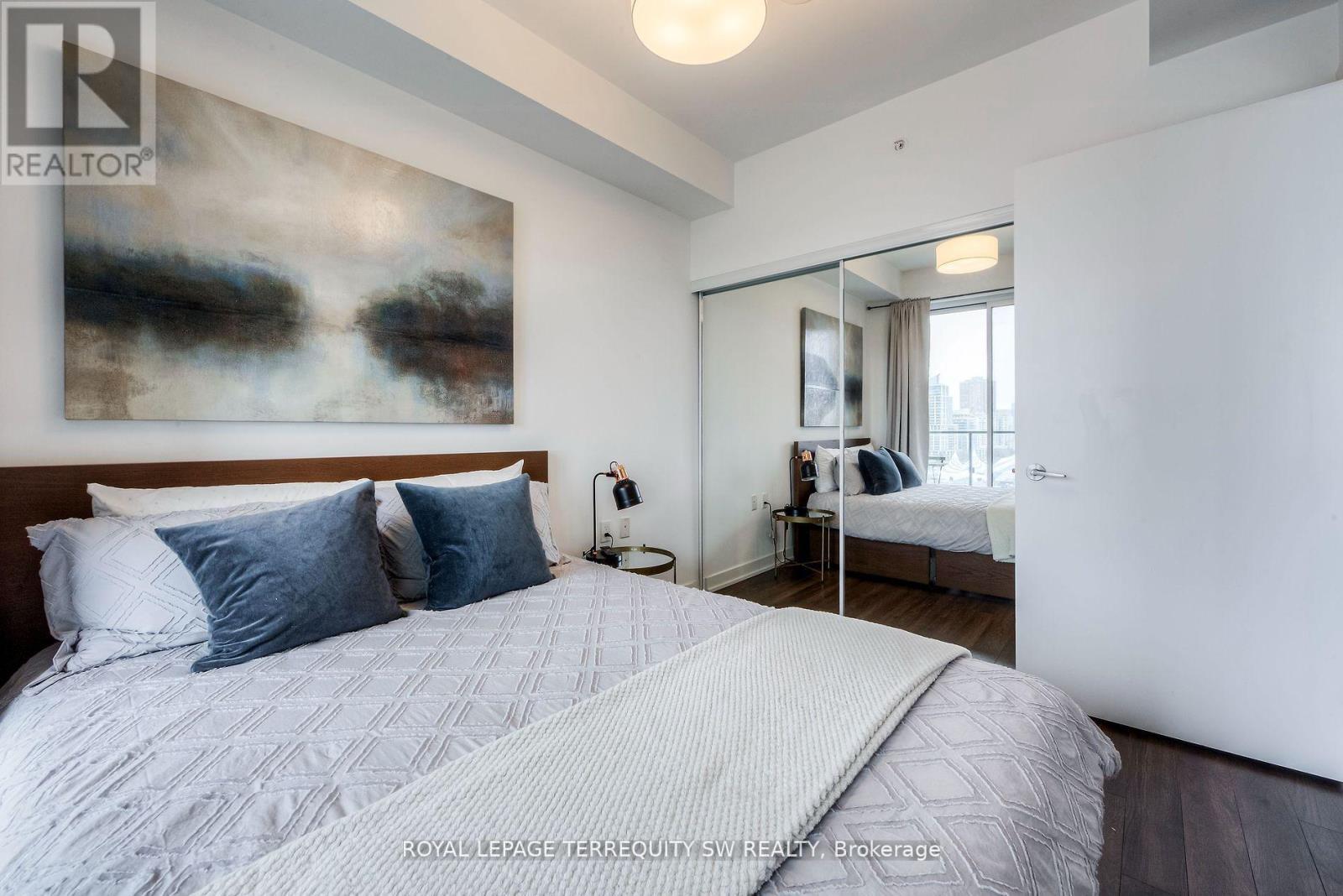 1208 - 10 Park Lawn Road, Toronto, Ontario  M8V 0H9 - Photo 8 - W12394420