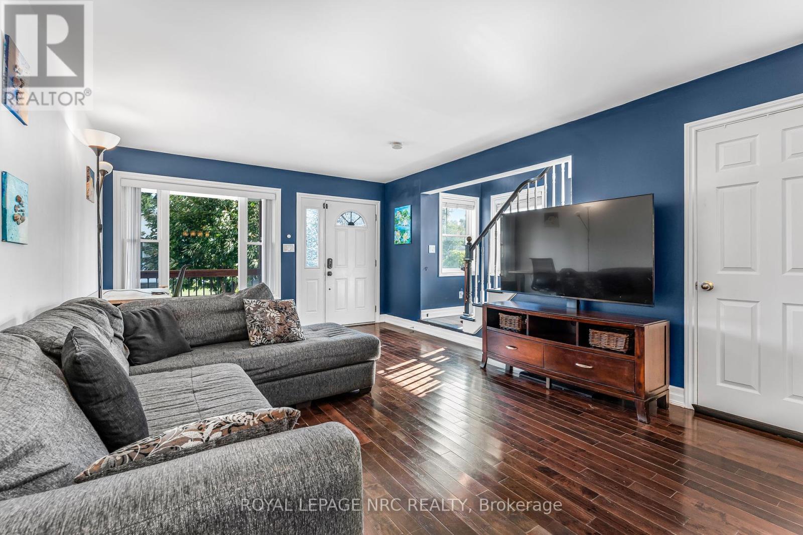 12 Lincoln Road E, Fort Erie, Ontario  L0S 1B0 - Photo 11 - X12395099