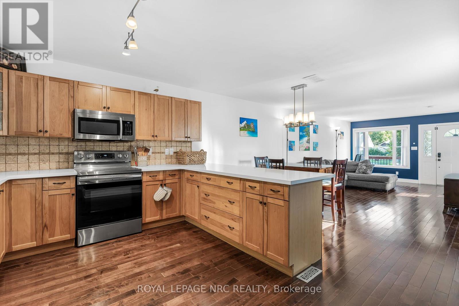 12 Lincoln Road E, Fort Erie, Ontario  L0S 1B0 - Photo 17 - X12395099
