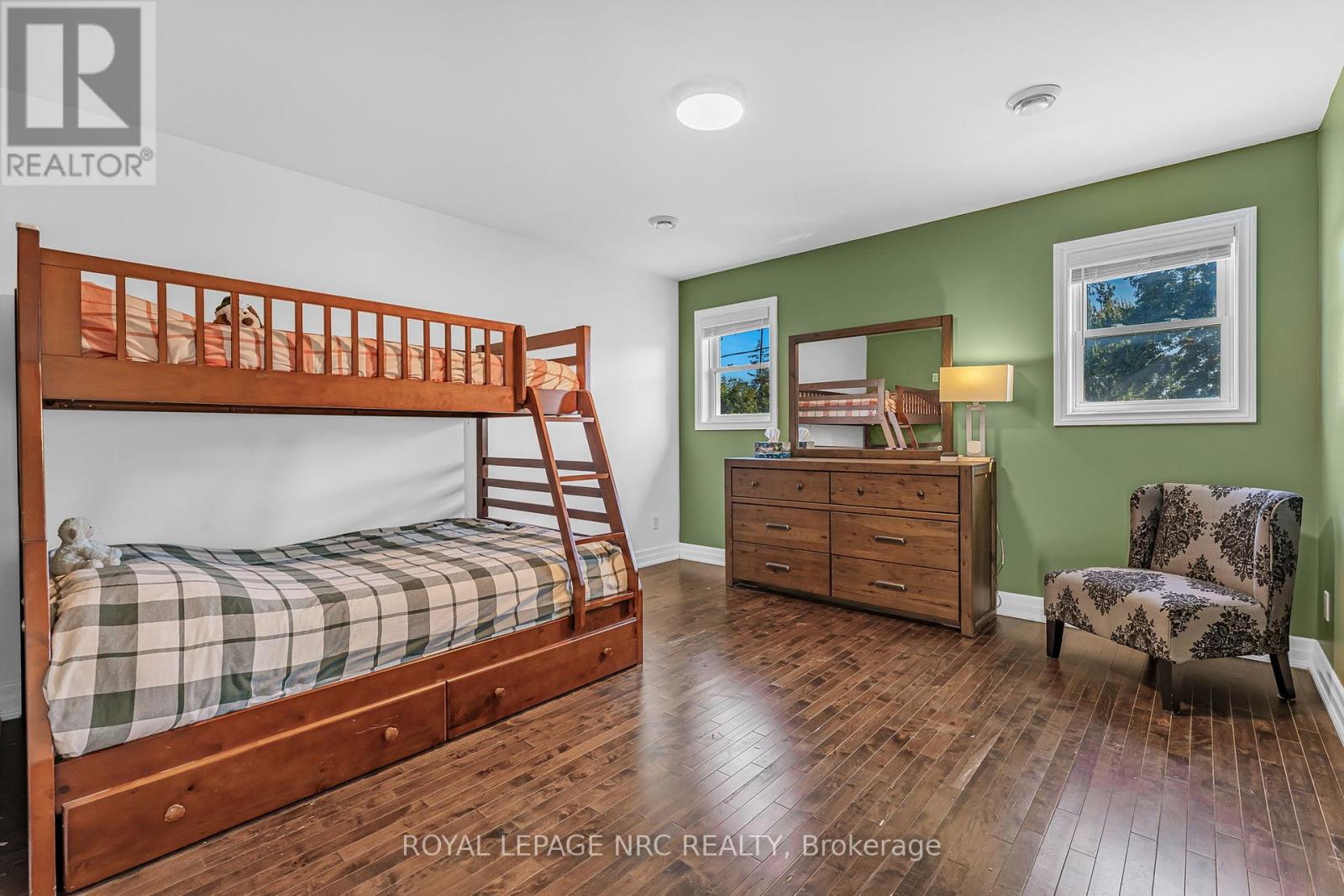 12 Lincoln Road E, Fort Erie, Ontario  L0S 1B0 - Photo 22 - X12395099