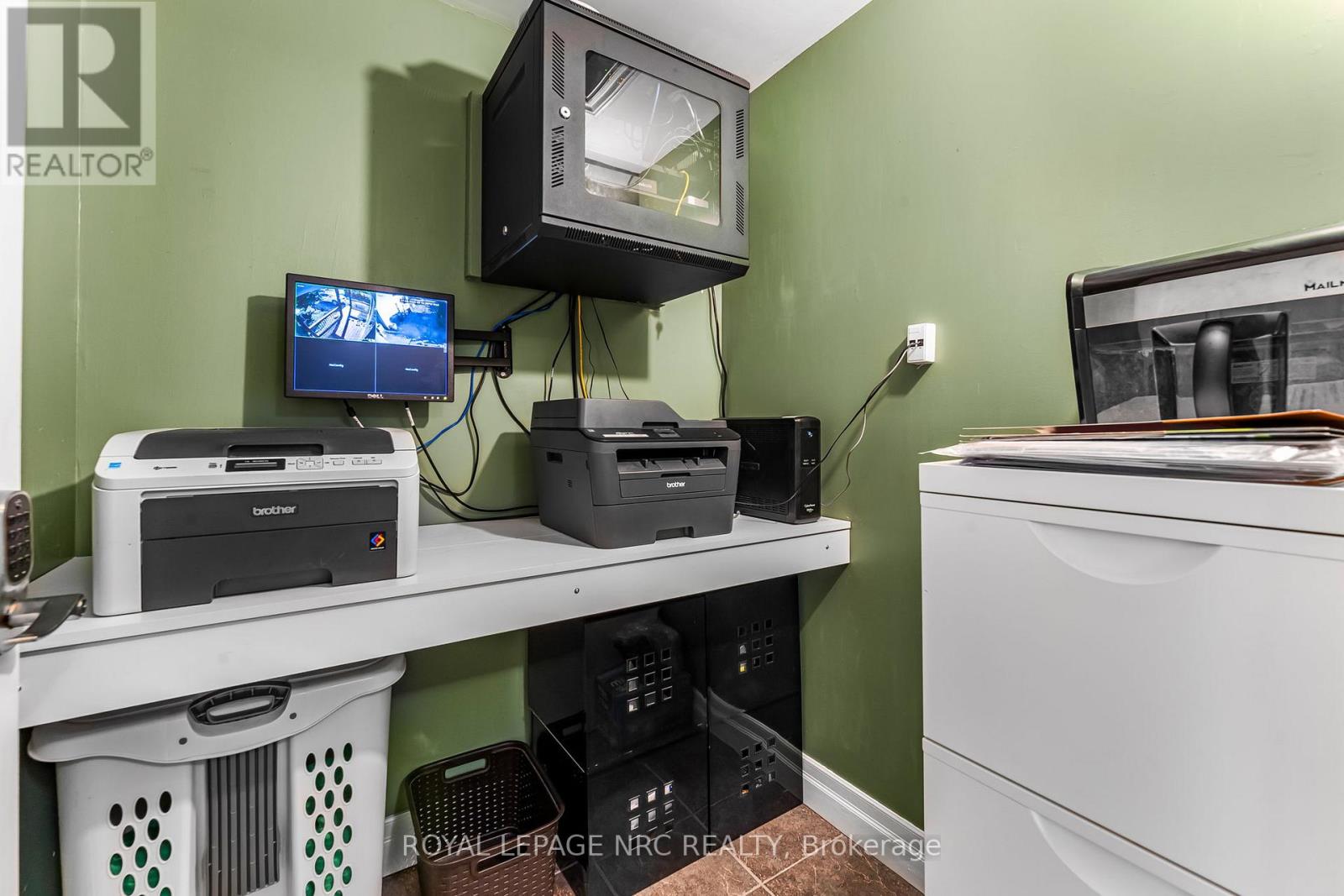 12 Lincoln Road E, Fort Erie, Ontario  L0S 1B0 - Photo 28 - X12395099