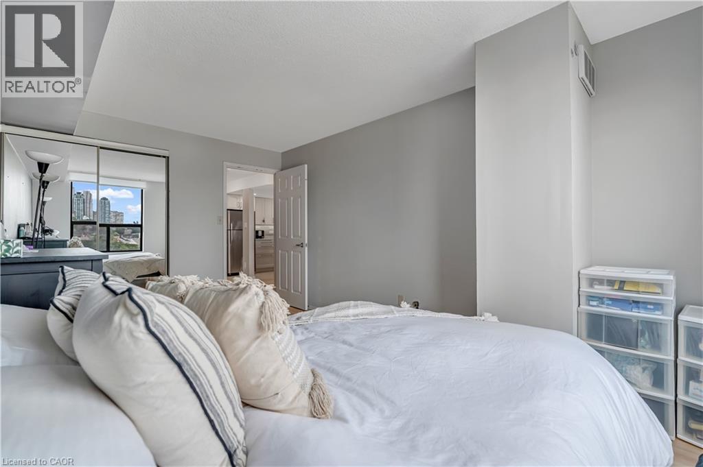 25 Agnes Street Unit# 903, Mississauga, Ontario  L5B 3X7 - Photo 18 - 40767976