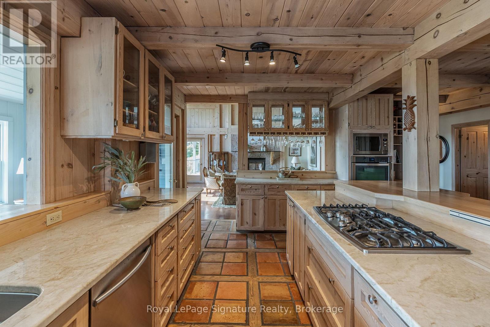 47058 Old Mail Road, Grey Highlands, Ontario  N4L 1W7 - Photo 11 - X12395072